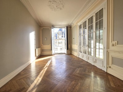 APPARTEMENT T4 A VENDRE - ST ETIENNE CENTRE VILLE - 145.91 m2 - 260�000�&euro;