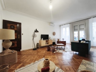 APPARTEMENT T4 A VENDRE - ST ETIENNE CENTRE VILLE - 139 m2 - 149 000 €