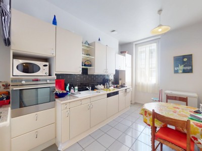 APPARTEMENT T4 A VENDRE - ST ETIENNE CENTRE VILLE - 125.12 m2 - 170 000 €