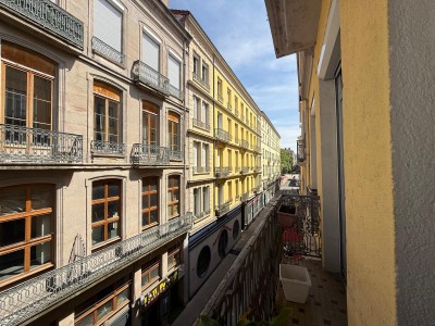 APPARTEMENT T4 A VENDRE - ST ETIENNE CENTRE VILLE - 115.57 m2 - 150 000 €