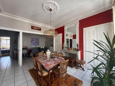 APPARTEMENT T4 A VENDRE - ST ETIENNE CENTRE VILLE - 115.57 m2 - 150 000 €