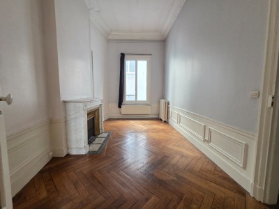 APPARTEMENT T4 A VENDRE - ST ETIENNE CENTRE VILLE - 156.38 m2 - 260 000 &euro;