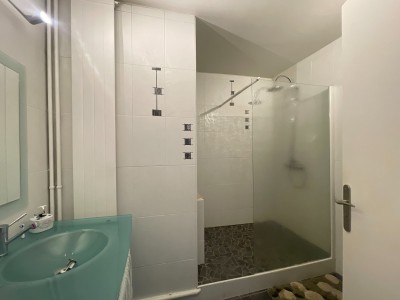 APPARTEMENT T4 A VENDRE - ST ETIENNE CHATEAUCREUX - 94.77 m2 - 105000€