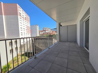 APPARTEMENT T4 A VENDRE - ST ETIENNE CHATEAUCREUX - 91.55 m2 - 320 000 &euro;