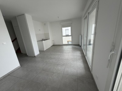 APPARTEMENT T4 A VENDRE - ST ETIENNE CHATEAUCREUX - 90.67 m2 - 300 000 &euro;