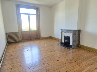 APPARTEMENT T4 A VENDRE - ST ETIENNE CHAVANELLE - 123 m2 - 120 000 €