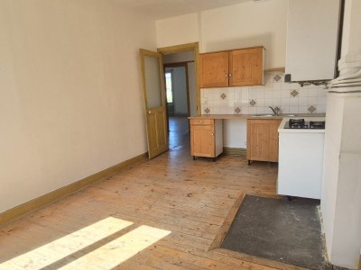 APPARTEMENT T4 A VENDRE - ST ETIENNE CHAVANELLE - 123 m2 - 120 000 €
