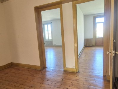 APPARTEMENT T4 A VENDRE - ST ETIENNE CHAVANELLE - 123 m2 - 120 000 €
