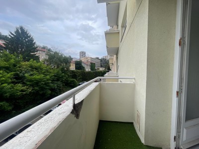 Appartement type 4 avec 3 chambres et balcon A VENDRE - ST ETIENNE CITE DU DESIGN - 81.27 m2 - 133000€