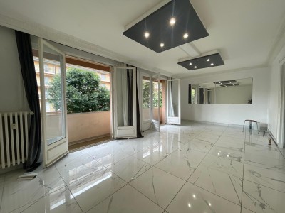 Appartement type 4 avec 3 chambres et balcon A VENDRE - ST ETIENNE CITE DU DESIGN - 81.27 m2 - 133000€