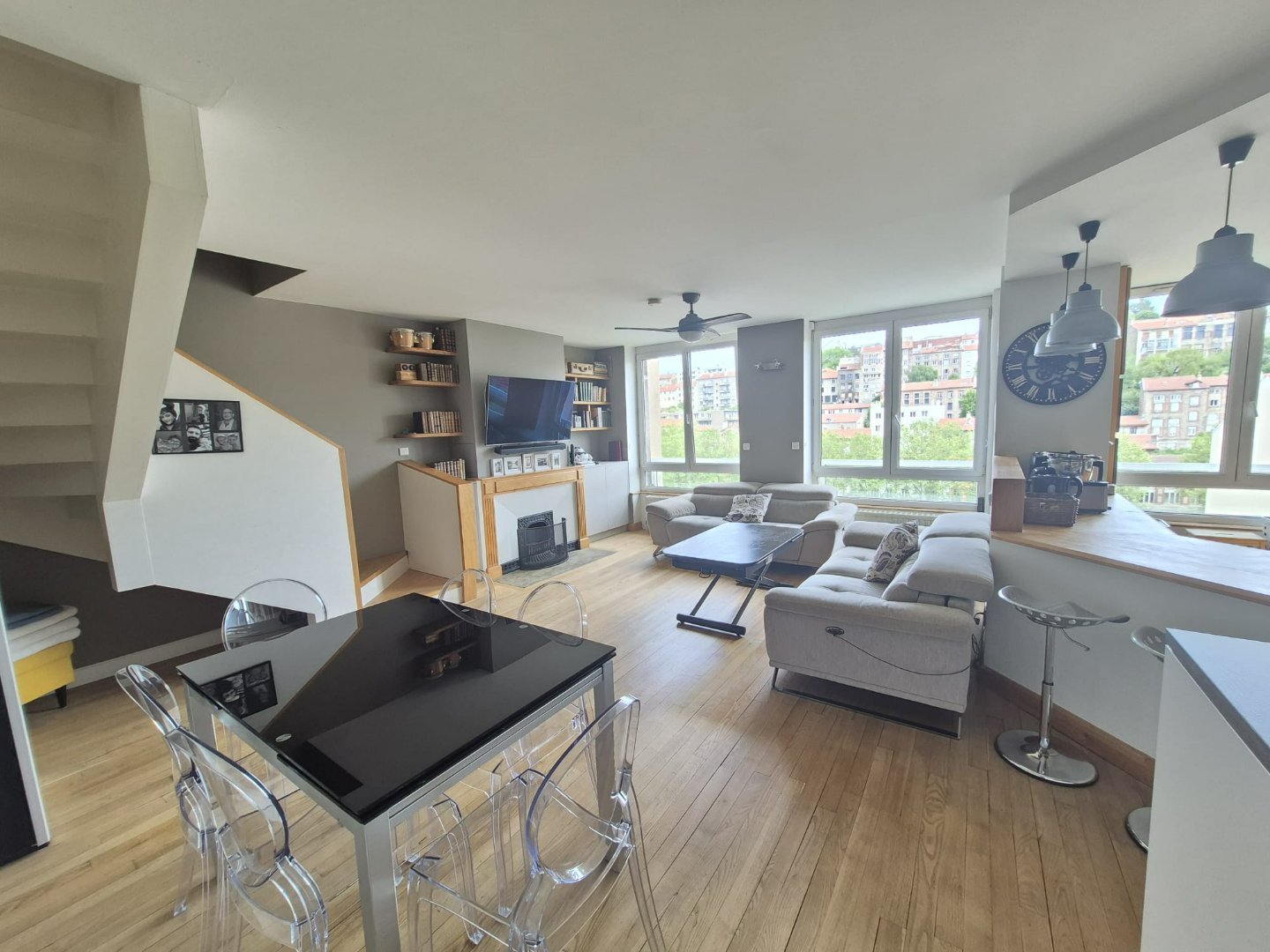 APPARTEMENT T4 A VENDRE - ST ETIENNE COLLINE DES PERES - 132.11 m2 - 165�000�&euro;