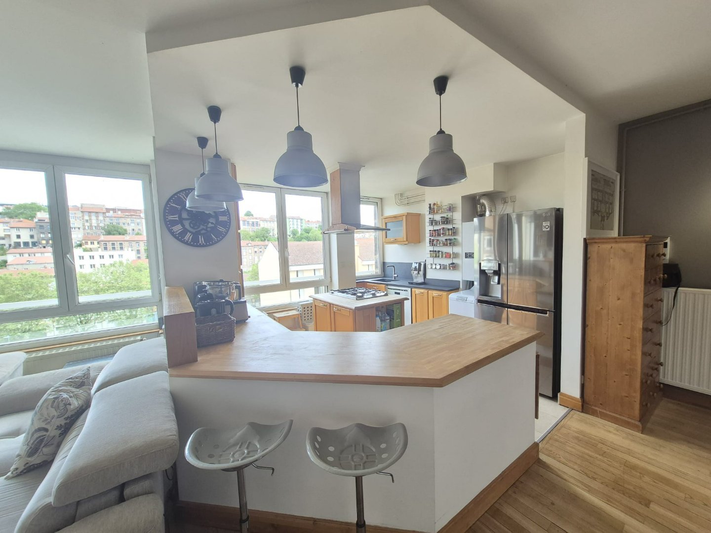 APPARTEMENT T4 A VENDRE - ST ETIENNE COLLINE DES PERES - 132.11 m2 - 165�000�&euro;