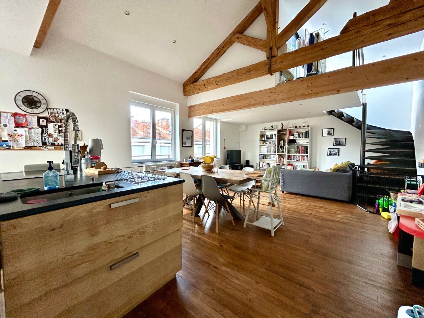 APPARTEMENT T4 - ST ETIENNE COLLINE DES PERES - 100.4 m2 - VENDU