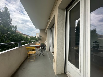 APPARTEMENT T4 A VENDRE - ST ETIENNE entre les coles Fauriel et Mimard - 106.62 m2 - 163000€