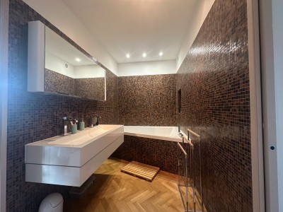APPARTEMENT T4 A VENDRE - ST ETIENNE entre les coles Fauriel et Mimard - 106.62 m2 - 163000€
