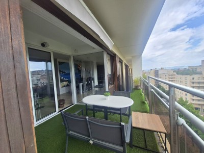 APPARTEMENT T4 A VENDRE - ST ETIENNE FACULTE   CENTRE DEUX - 122.77 m2 - 220000€