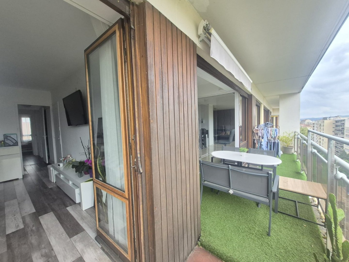 APPARTEMENT T4 - ST ETIENNE FACULTE   CENTRE DEUX - 122.77 m2 - VENDU