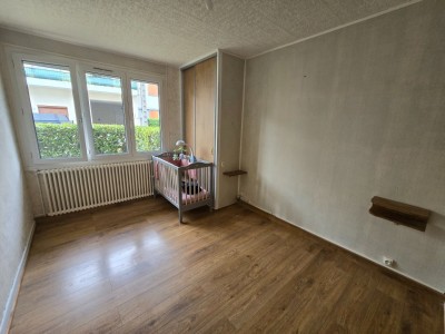 APPARTEMENT T4 - ST ETIENNE FAURIEL - 81.7 m2 - 127800€