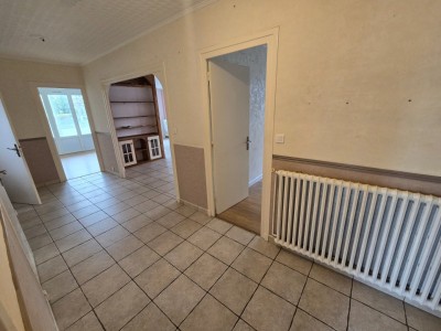 APPARTEMENT T4 - ST ETIENNE FAURIEL - 81.7 m2 - 127800€