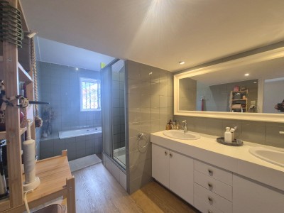 APPARTEMENT T4 A VENDRE - ST ETIENNE FAURIEL - 118.5 m2 - 220000€