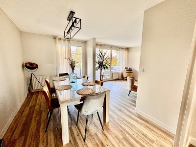 F4 De 102 m2 avec balcon A VENDRE - ST ETIENNE FAURIEL - 102.46 m2 - 189 000 €