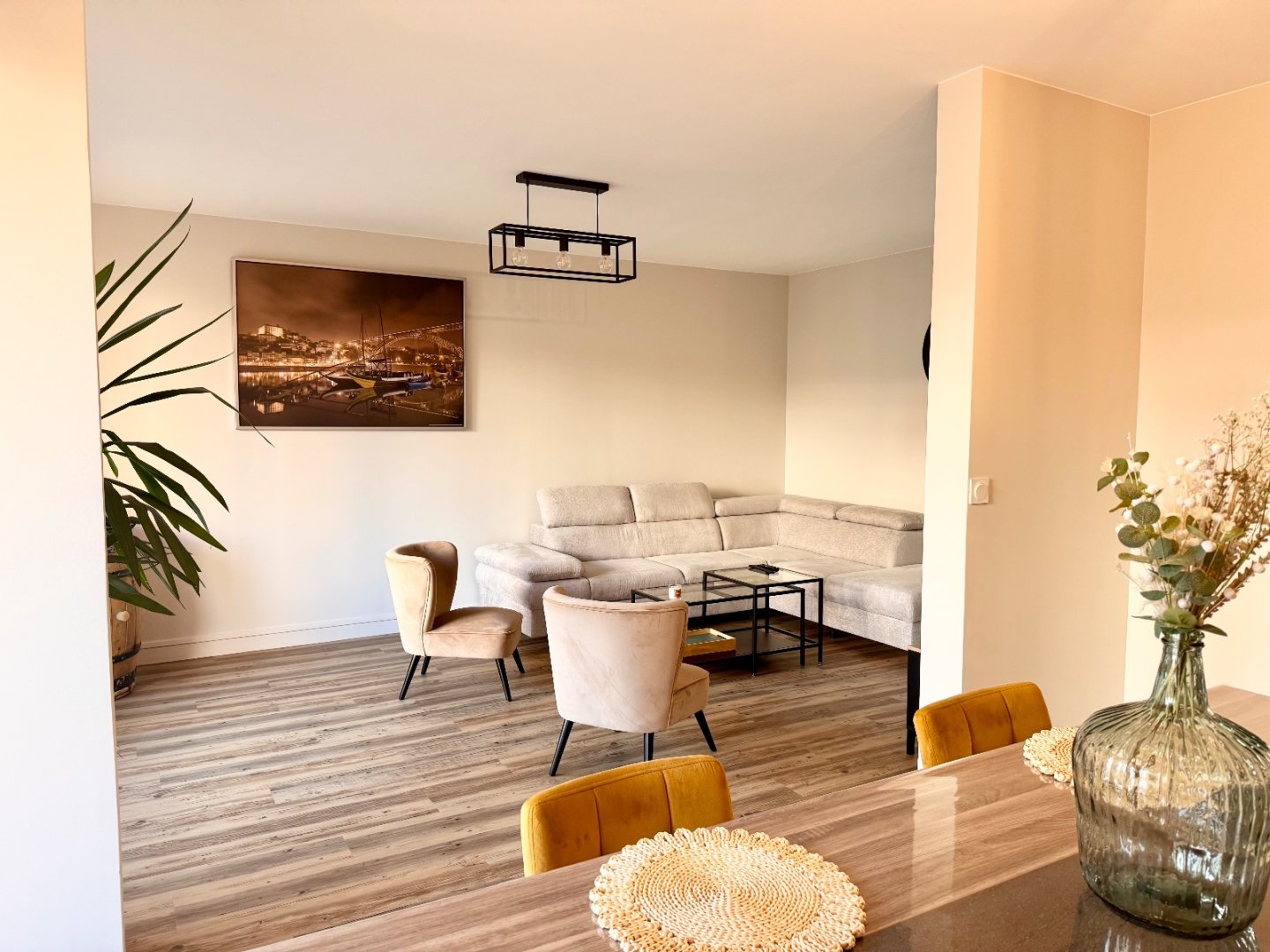 F4 De 102 m2 avec balcon - ST ETIENNE FAURIEL - 102.46 m2 - 189�000�&euro;