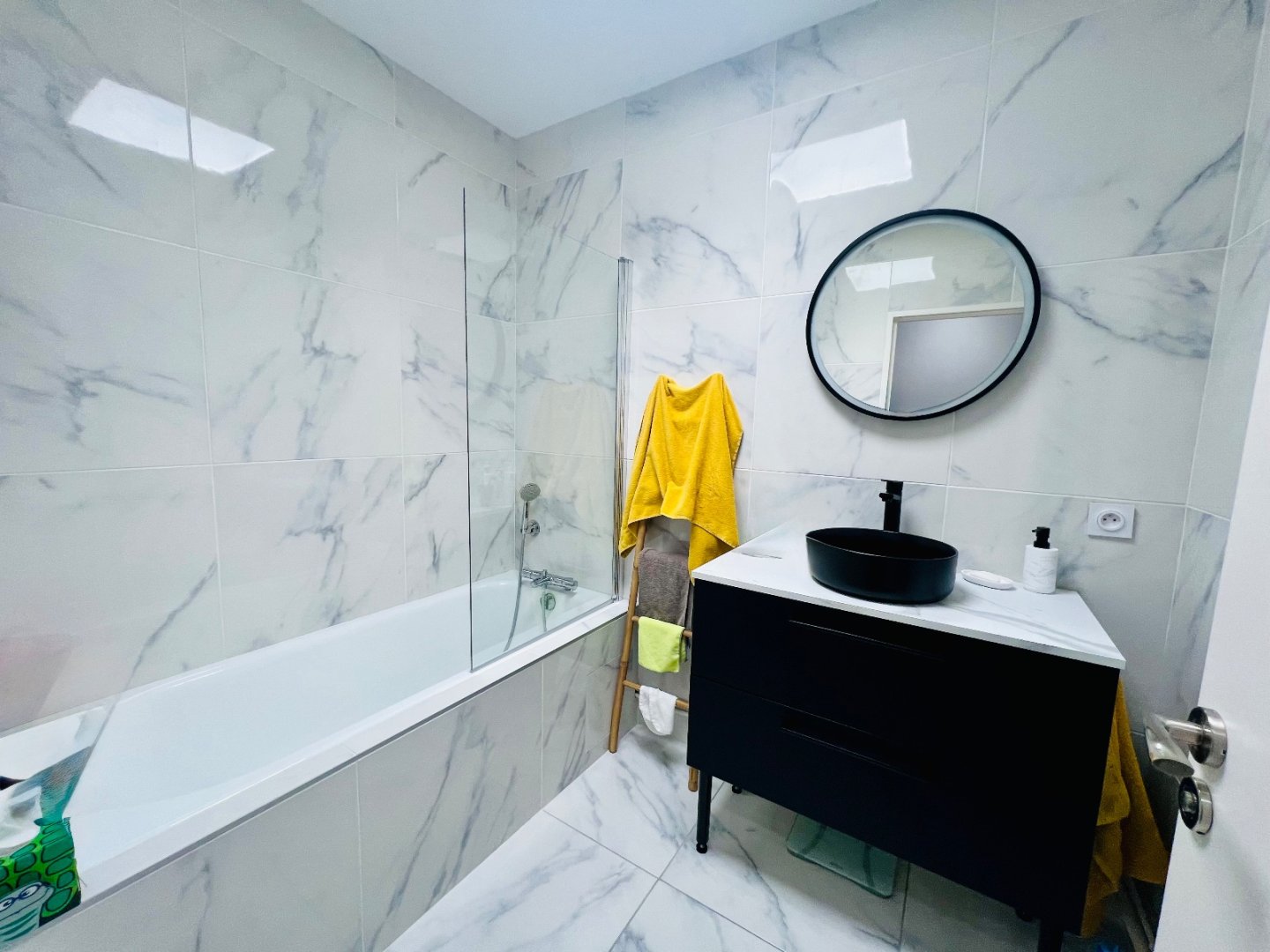 F4 De 102 m2 avec balcon - ST ETIENNE FAURIEL - 102.46 m2 - 189�000�&euro;