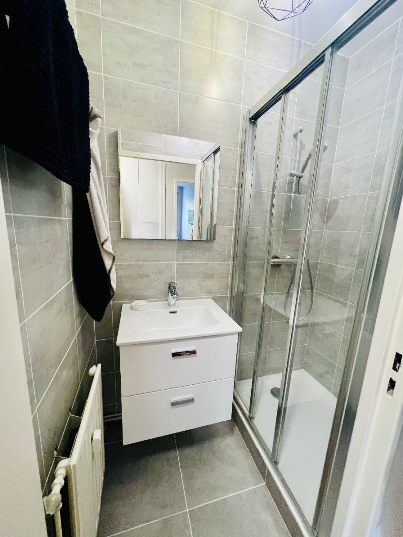 F4 De 102 m2 avec balcon - ST ETIENNE FAURIEL - 102.46 m2 - 189�000�&euro;