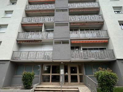 APPARTEMENT T4 A VENDRE - ST ETIENNE FAURIEL - 98 m2 - 110 000 &euro;