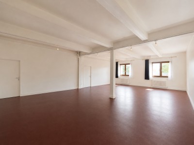 APPARTEMENT T4 A VENDRE - ST ETIENNE FAURIEL - 139 m2 - 135 000 €
