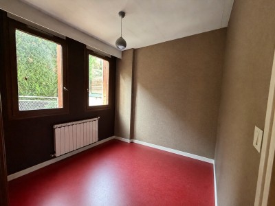 APPARTEMENT T4 A VENDRE - ST ETIENNE FAURIEL - 140 m2 - 180 000 &euro;