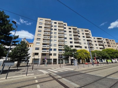 APPARTEMENT T4 A VENDRE - ST ETIENNE FOURNEYRON - 100.31 m2 - 165 000 &euro;