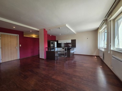 APPARTEMENT T4 A VENDRE - ST ETIENNE FOURNEYRON - 100.31 m2 - 165 000 &euro;