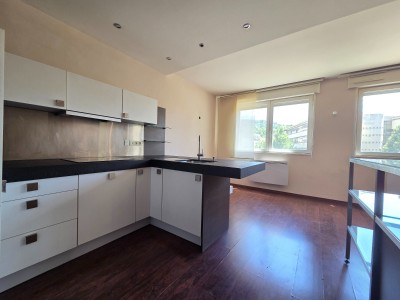 APPARTEMENT T4 A VENDRE - ST ETIENNE FOURNEYRON - 100.31 m2 - 165 000 &euro;