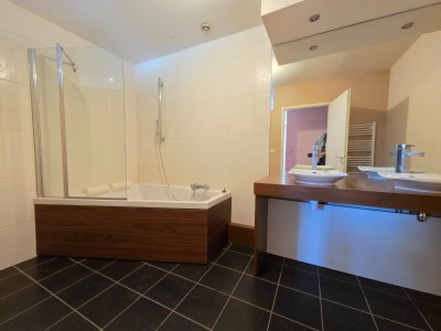 APPARTEMENT T4 A VENDRE - ST ETIENNE FOURNEYRON - 100.31 m2 - 165 000 &euro;