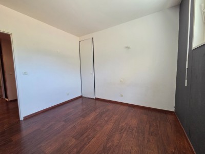 APPARTEMENT T4 A VENDRE - ST ETIENNE FOURNEYRON - 100.31 m2 - 165 000 &euro;