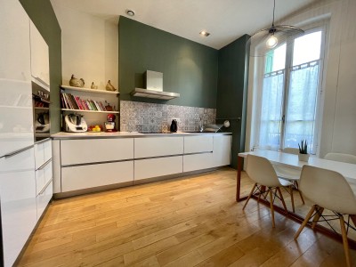 F4 de 146 m2 sur les hauteurs d Albert Thomas A VENDRE - ST ETIENNE Hauteur de la place Albert Thomas - 147.37 m2 - 230 000 €