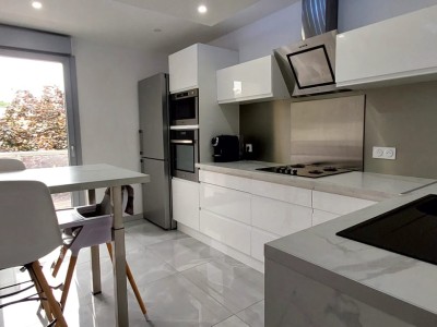 APPARTEMENT T4 - ST ETIENNE JACQUARD - 77.44 m2 - 137000€