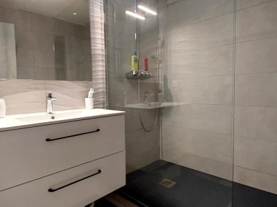 APPARTEMENT T4 - ST ETIENNE JACQUARD - 77.44 m2 - 137000€