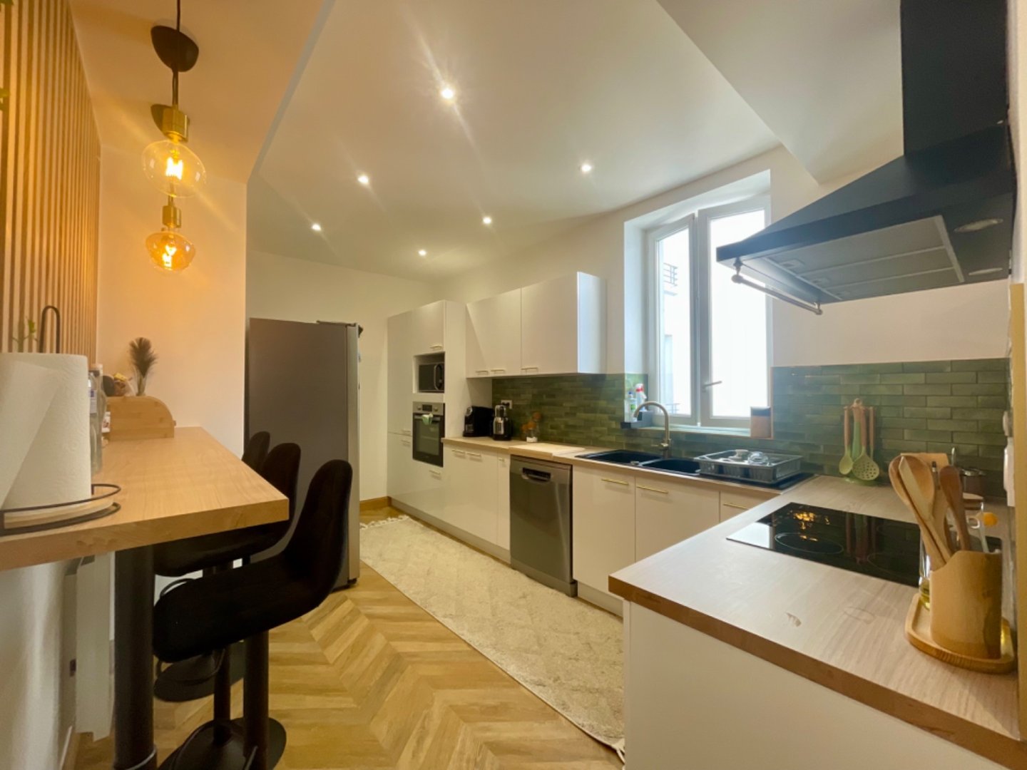 Appartement coup de coeur rénové balcon garage - ST ETIENNE JACQUARD - 102 m2 - 164 000 &euro;