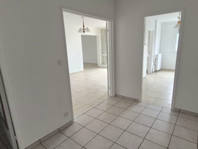 APPARTEMENT T4 A VENDRE - ST ETIENNE LA METARE - 90 m2 - 89 000 €