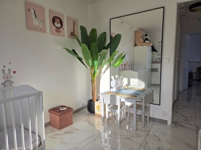 APPARTEMENT T4 A VENDRE - ST ETIENNE LA METARE - 73.16 m2 - 88 000 €