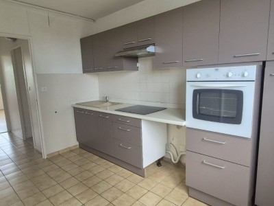 APPARTEMENT T4 A VENDRE - ST ETIENNE LA METARE - 80 m2 - 75 000 €