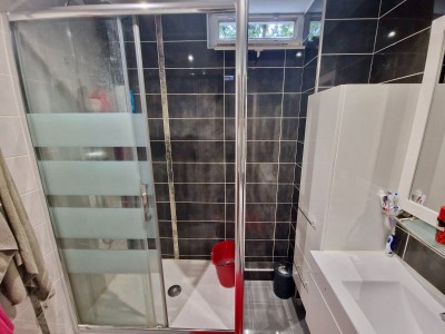 APPARTEMENT T4 A VENDRE - ST ETIENNE LA METARE - 92 m2 - 89 000 €
