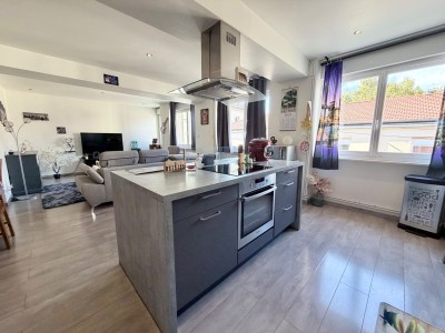 APPARTEMENT T4 A VENDRE - ST ETIENNE Secteur Croix Mission - 90.11 m2 - 115 000 &euro;