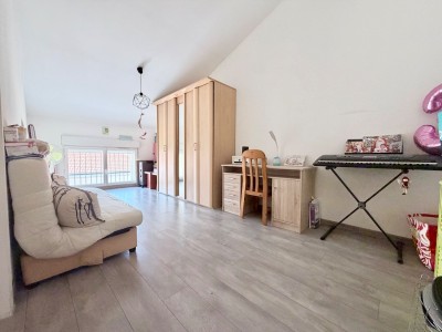 APPARTEMENT T4 A VENDRE - ST ETIENNE Secteur Croix Mission - 90.11 m2 - 115 000 &euro;