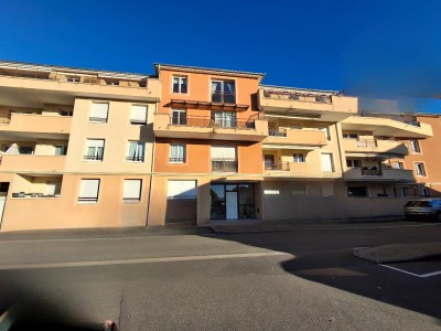 APPARTEMENT T4 A VENDRE - ST JUST ST RAMBERT SAINT JUST - 81.81 m2 - 215 000 €