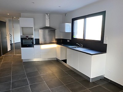 APPARTEMENT T5 - ST ETIENNE BEL AIR - 101.28 m2 - LOUÉ