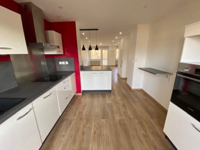 APPARTEMENT T5 - ST ETIENNE CHAVANELLE - 98.81 m2 - LOUÉ