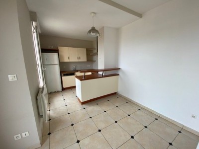 APPARTEMENT T5 A LOUER - ST ETIENNE CITE DESIGN/CARNOT - 97.06 m2 - 1034€ charges comprises par mois